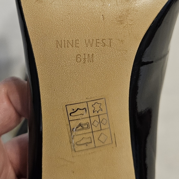 Nine West black patent stilettos - Picture 9 of 9